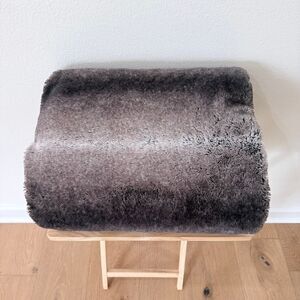 Mon Chateau Faux Fur Throw Kodiak Brown PLUSH Luxury Collection 60 X 70